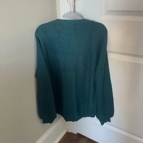 Merokeety Sweater - Picture 3 of 3